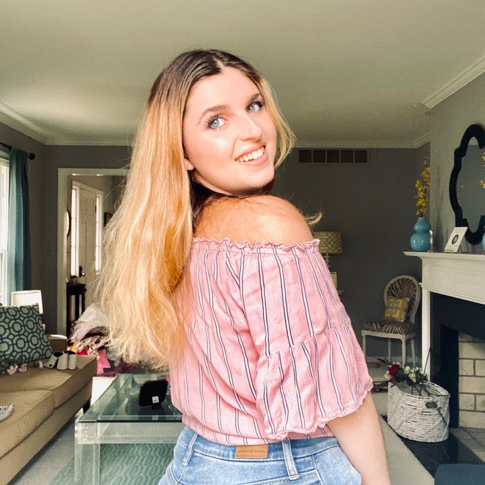 Cute off the shoulder semi-crop top - Picture 5 of 5